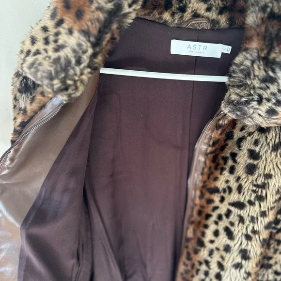 ASTR The Label Women’s Leopard Print Remy Faux Fur Coat Sexy Zip Up Rivbed Cuffs - Picture 7 of 7